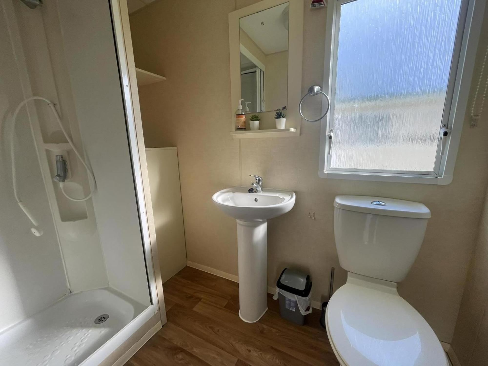 Lovely 8 Berth Caravan At St Osyth Beach Holiday Park Ref 28101G Clacton-on-Sea Luaran gambar